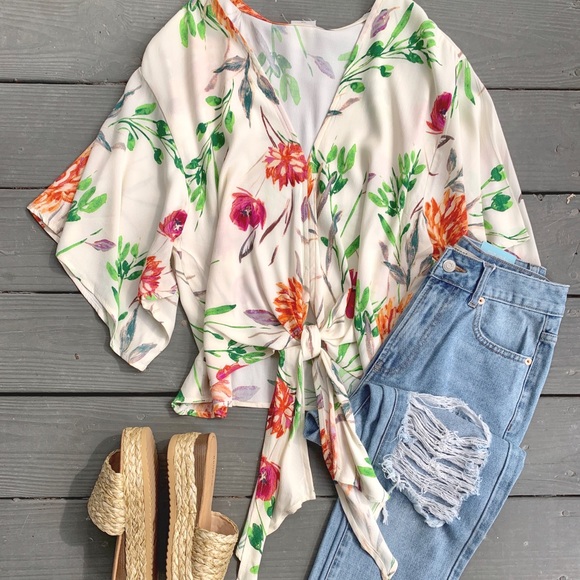 Floral top - Picture 1 of 1